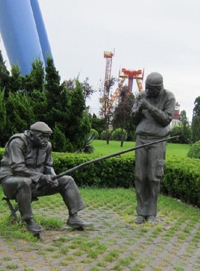 玻璃钢人物雕塑创意渔民渔业文化小品挑担渔女雕塑城市园林景观