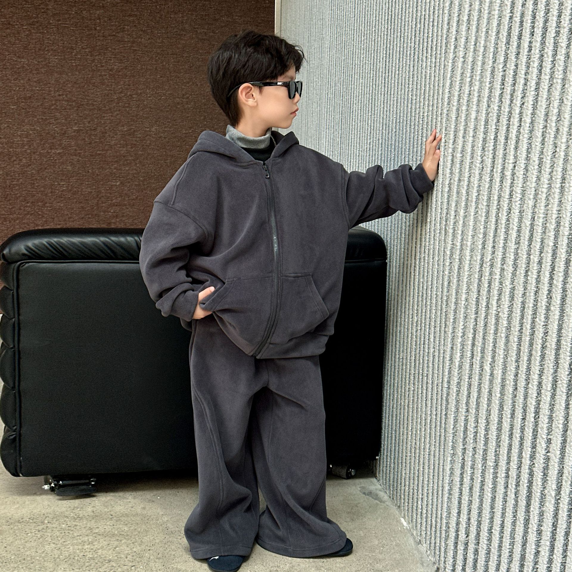 男童套装加绒保暖两件套2025秋冬季新款连帽休闲加厚儿童宽松童装
