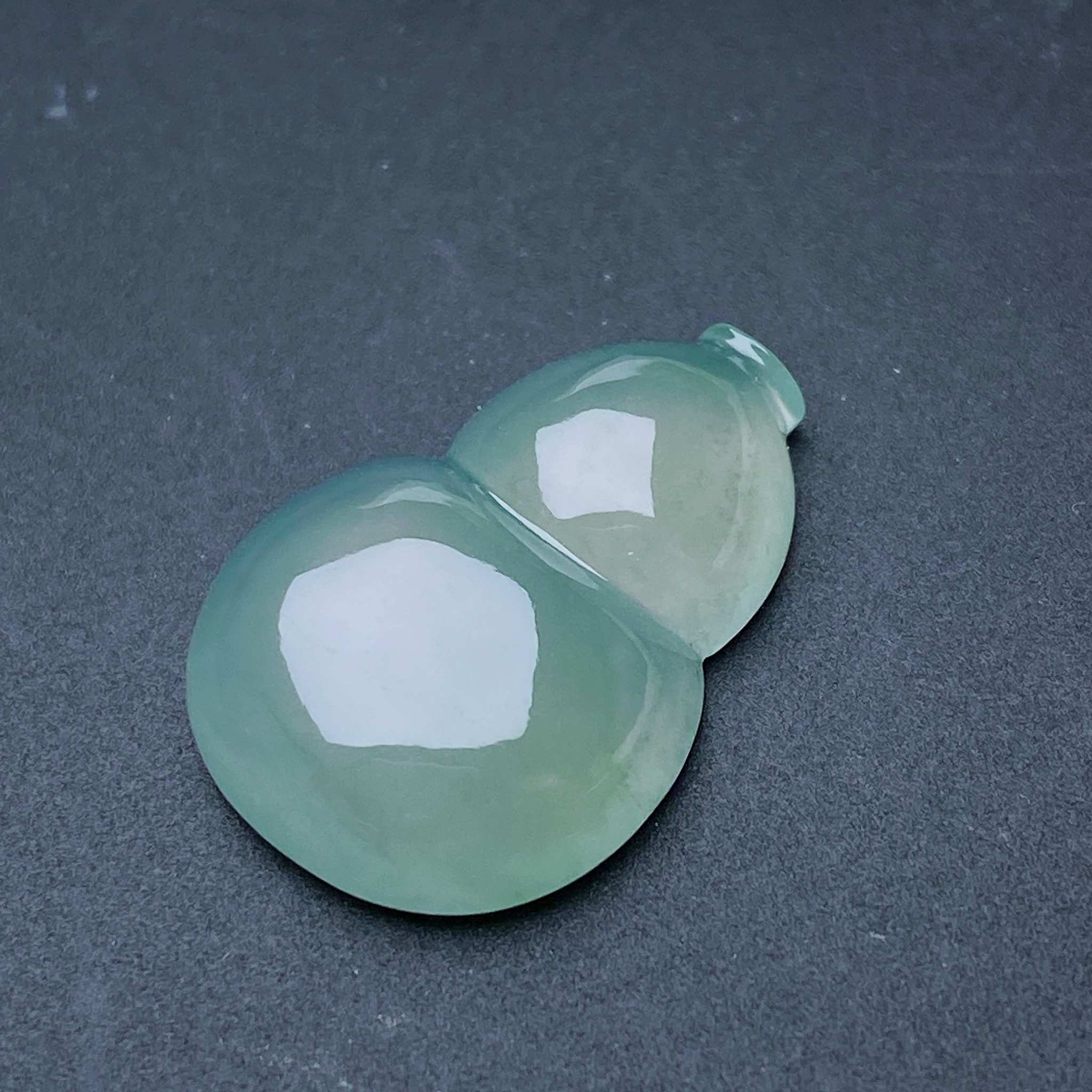 缅甸天然翡翠a货冰底色葫芦裸石镶嵌fxj尺寸20.1-14.6-5mm