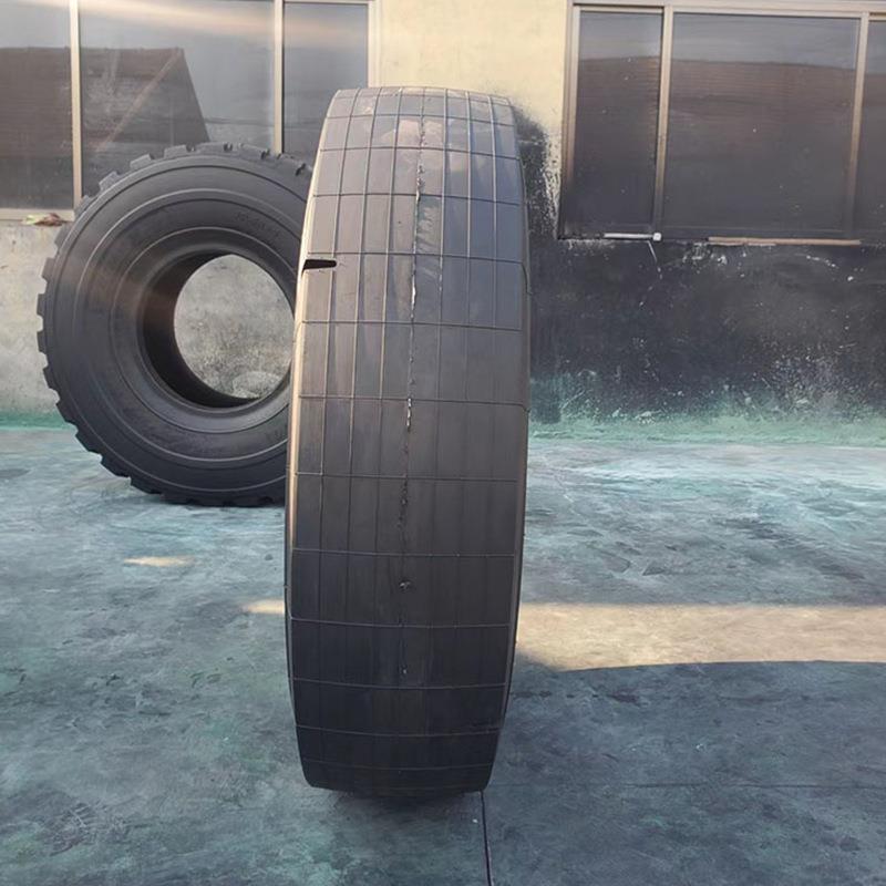 1200R24光面轮胎井下铲运机L-5S花纹全钢丝工程机械耐磨轮胎