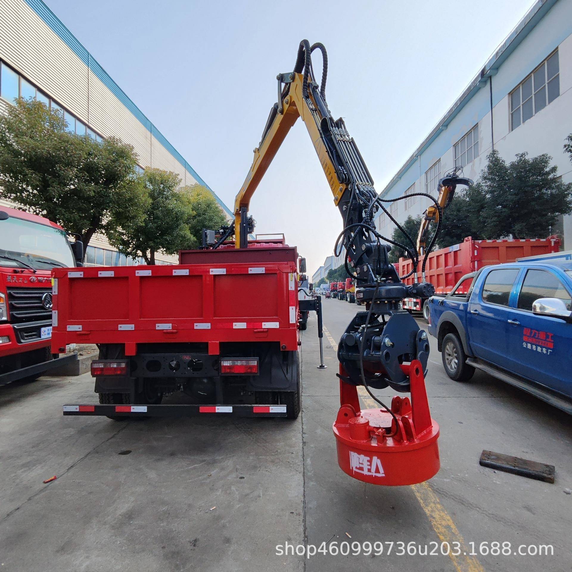 小型随车抓木机重载版王牌底盘60度旋转抓抓头翻斗自卸货厢