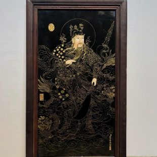红木框镶嵌瓷板画珐琅掐丝工艺关帝爷武财神挂画挂屏居家装饰