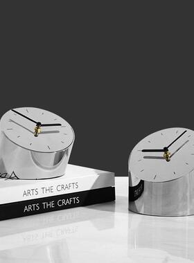现代样轻奢室金属不楼锈钢斜面时钟摆件板房售处家居KFB卧床头装
