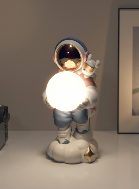 太空人太空人小夜灯摆件创意电竞房儿童房桌面装饰品男生生日礼物