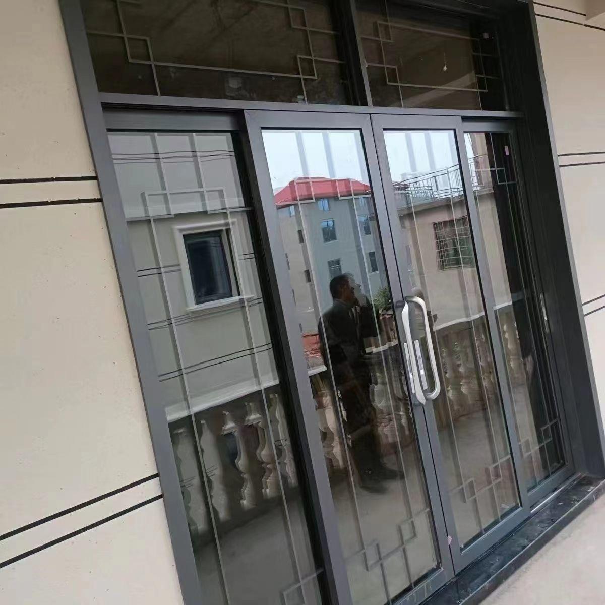 阳台推拉门客厅厨房钛镁