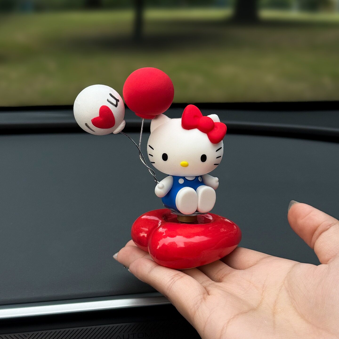 HelloKitty猫咪可爱车载旋转摆件图片