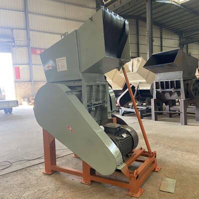 塑钢双门窗粉碎处理机料进塑料破碎口机装修扣CSX板小白管粉碎机