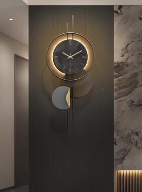 代简约轻厅奢客55186时钟挂墙现2025墙新款电视背景木格栅装饰钟