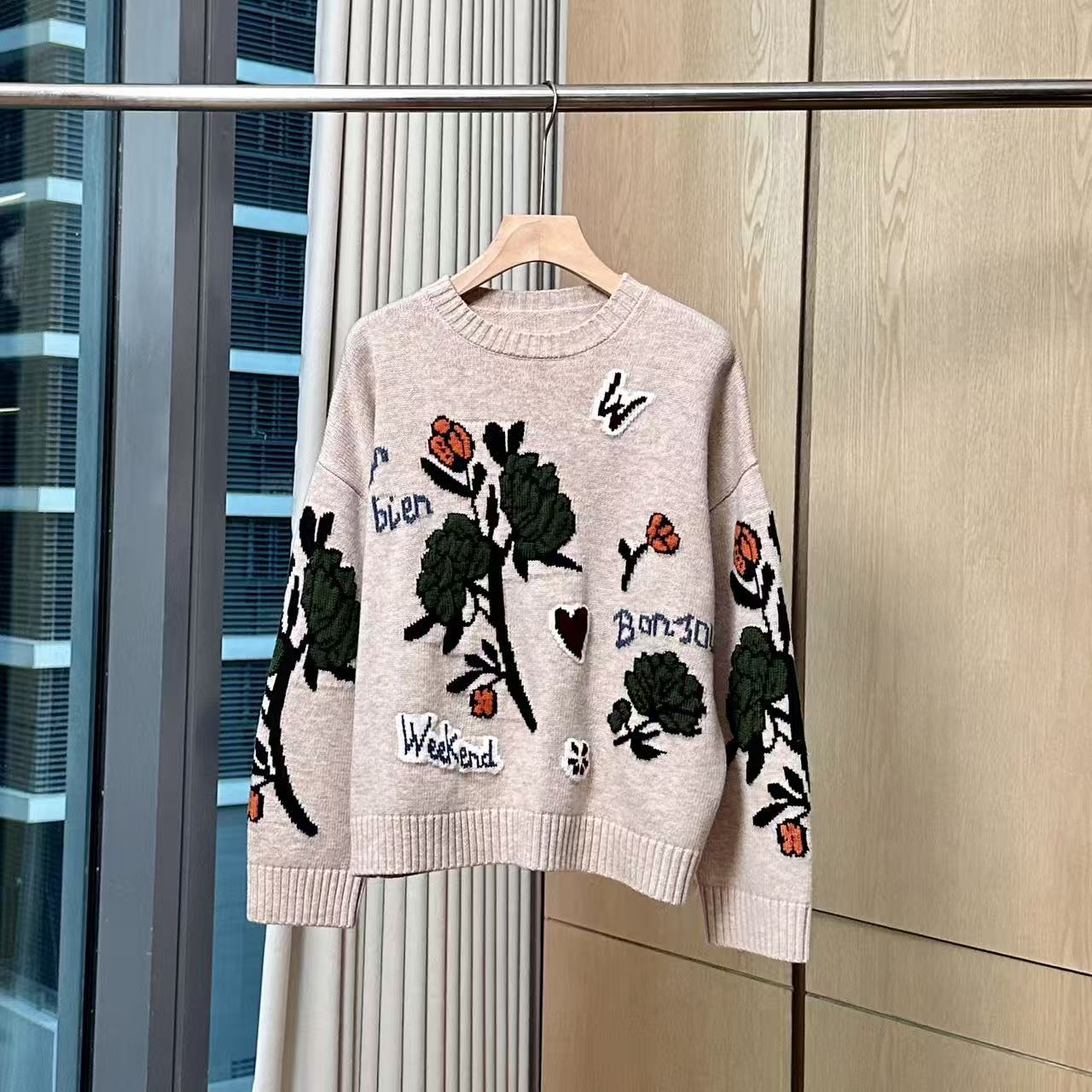 【妍妍粉丝专享】25新款花卉字母慵懒松弛针织衫ONSM245115758