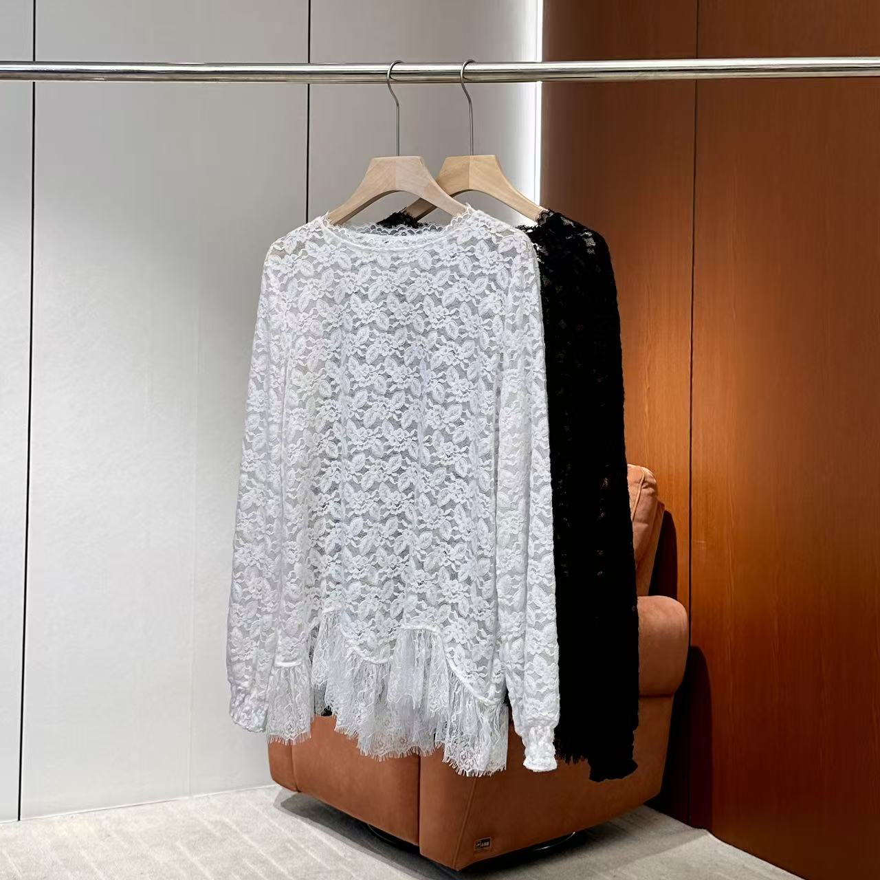 【妍妍粉丝专享】25新款圆领长袖蕾丝镂空绣花衬衣ONWJ2045115687