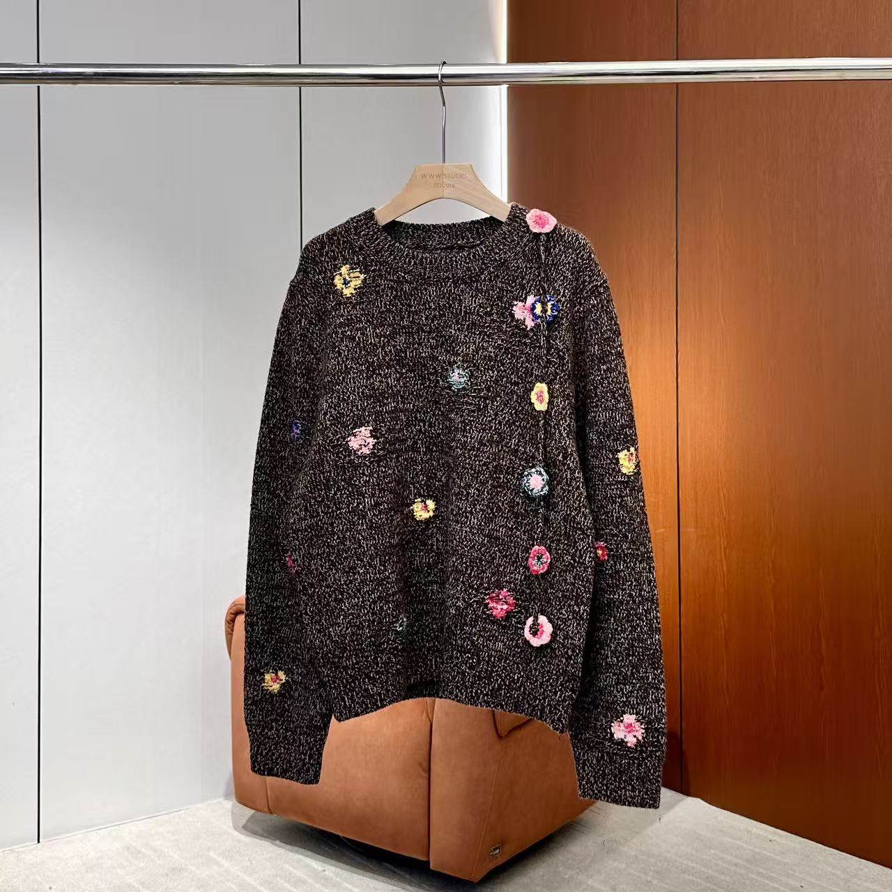 【妍妍粉丝专享】26新款手工钩花百搭复古毛衣ONSM24615871