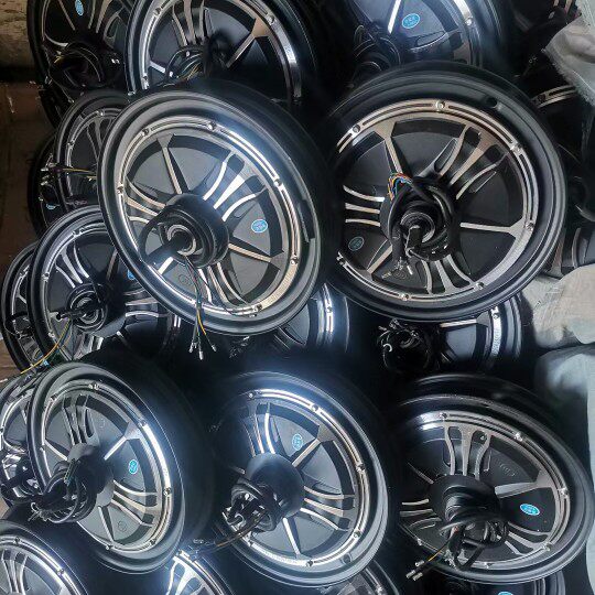 通 用电动自行车电机后轮48伏350瓦电动车M电机轮毂14寸真空胎后