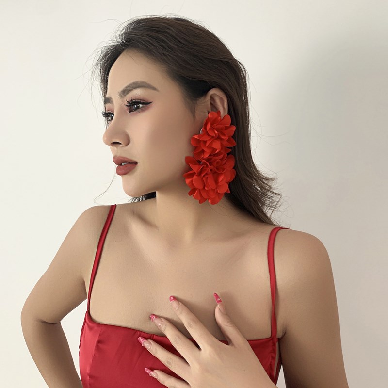 布艺花瓣花朵耳钉女 欧美t2024年新潮高级感网红气质甜美大气耳饰