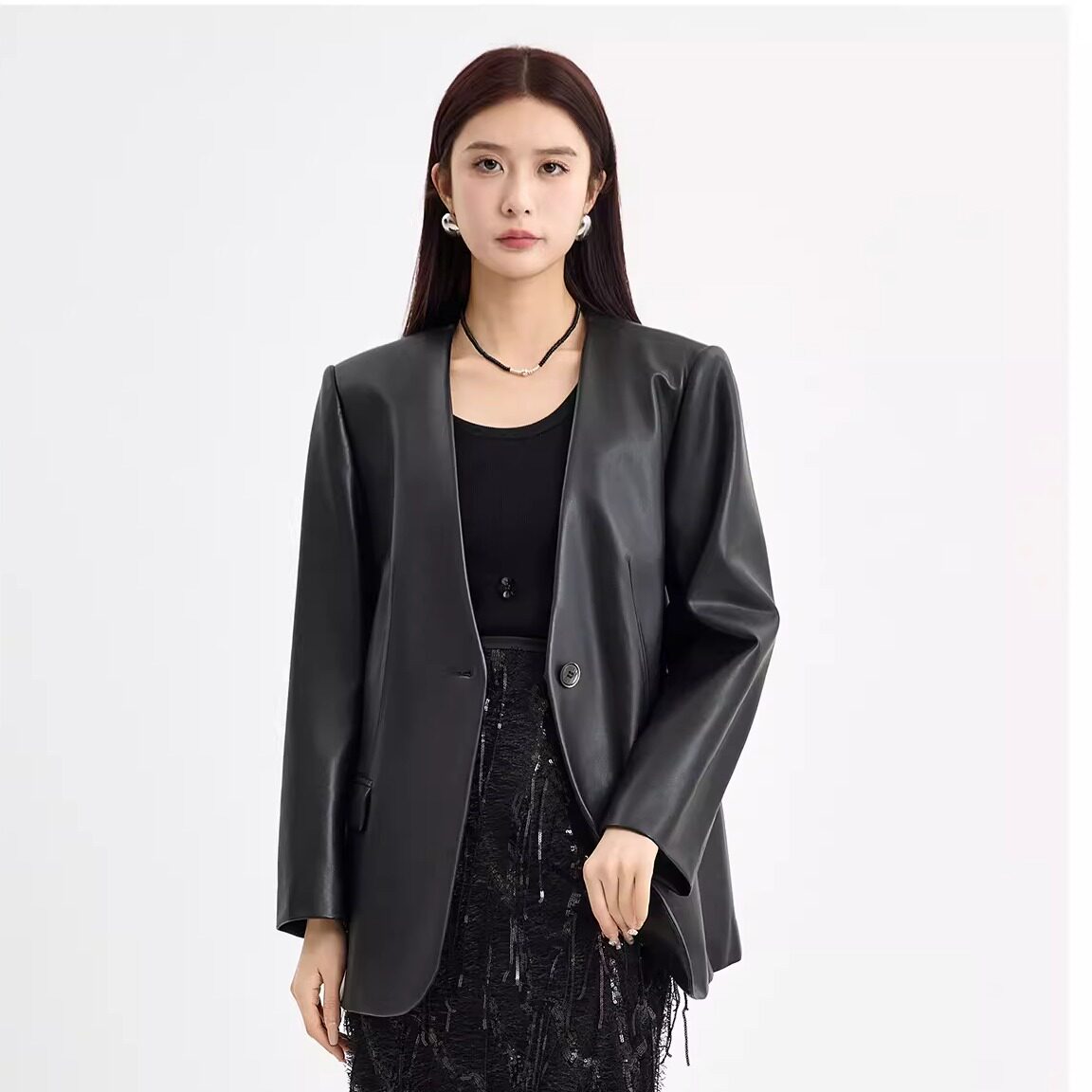 蜜澳2026春季短款休闲气质时尚穿搭显瘦V领蛋白皮皮衣外套上衣女