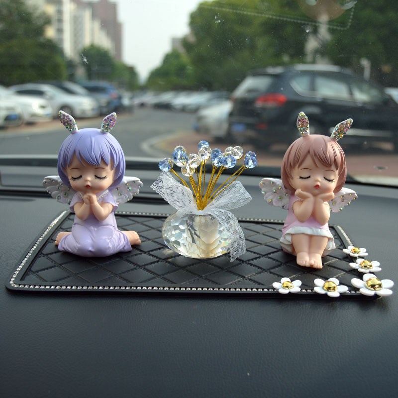 网红女神b款汽车摆件高级感内饰用品可爱女生车饰创意高档车载娃