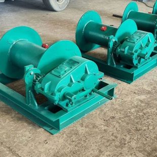 手摇卷扬启闭机 水闸启闭机卷扬式水闸门双向转动闸门配套启闭器