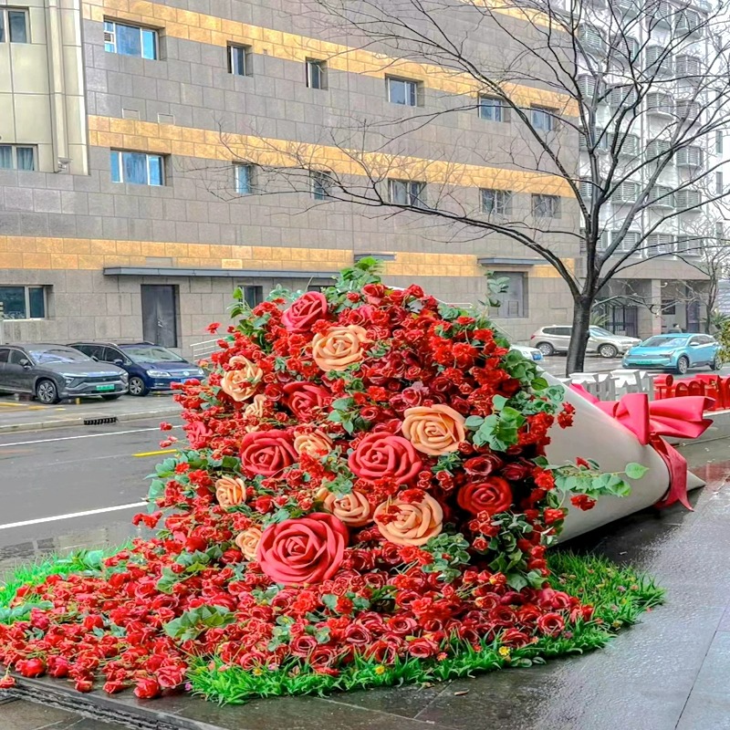 巨型花束情人节玫瑰花摆件大型仿真捧花美陈道具网红打卡商场装饰