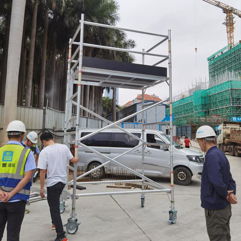 东莞工铝合金脚手架地装修移动快装式爬梯踏板门式带轮组合折叠架