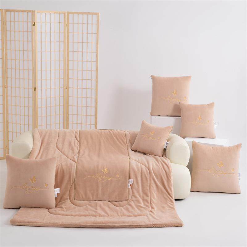 类功牛奶绒抱枕被子518-8加厚加大毯多能二合一午睡汽车A折叠两用