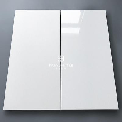 纯白厨房卫生间墙砖 300x600墙面砖白色哑光厨卫瓷砖白砖简约磁砖