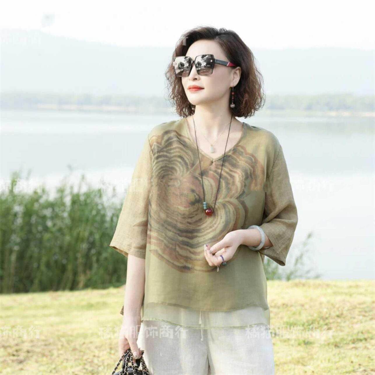 妈妈夏季新款苎麻T恤文艺花朵印花五分袖上衣宽松复古棉麻衬衫女
