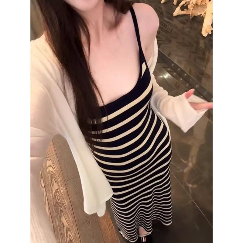 香风条纹吊带针织连衣裙夏季无袖气质修身辣妹长裙显瘦新款裙子