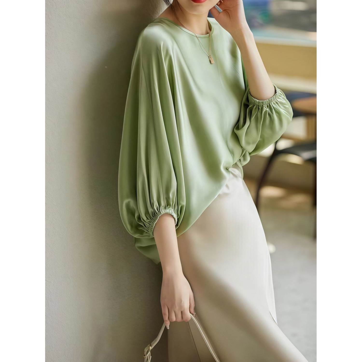 简约风高级感衬衣女2026夏季新款仿醋酸宽松百搭蝙蝠衫七分袖小衫