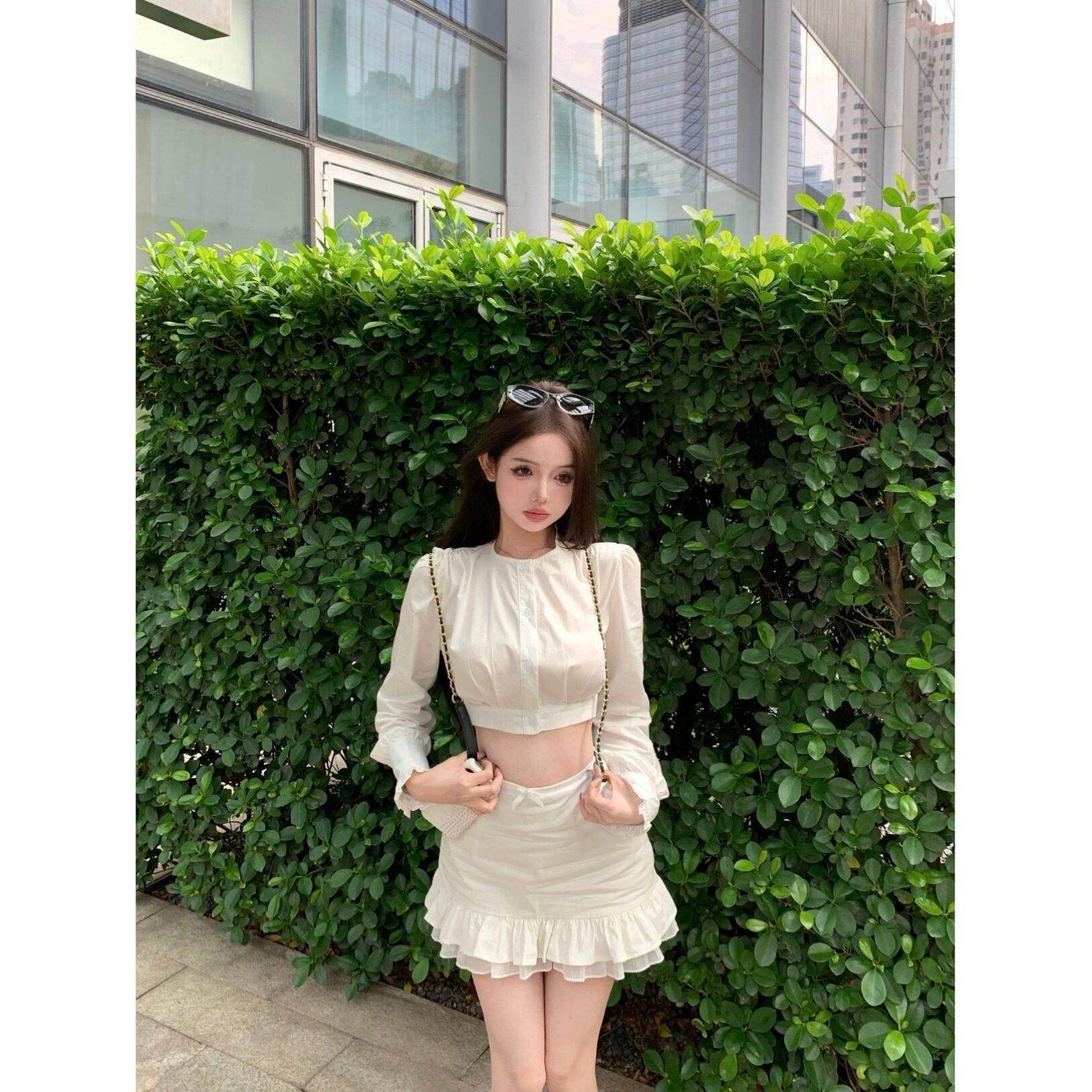 法式长袖短款白色衬衫上衣女春季时尚套装荷叶边包臀半身裙两件套