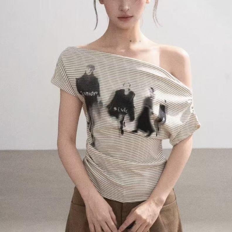 条纹斜肩露肩短袖t恤女夏修身短款收腰显瘦一字肩设计感辣妹上衣