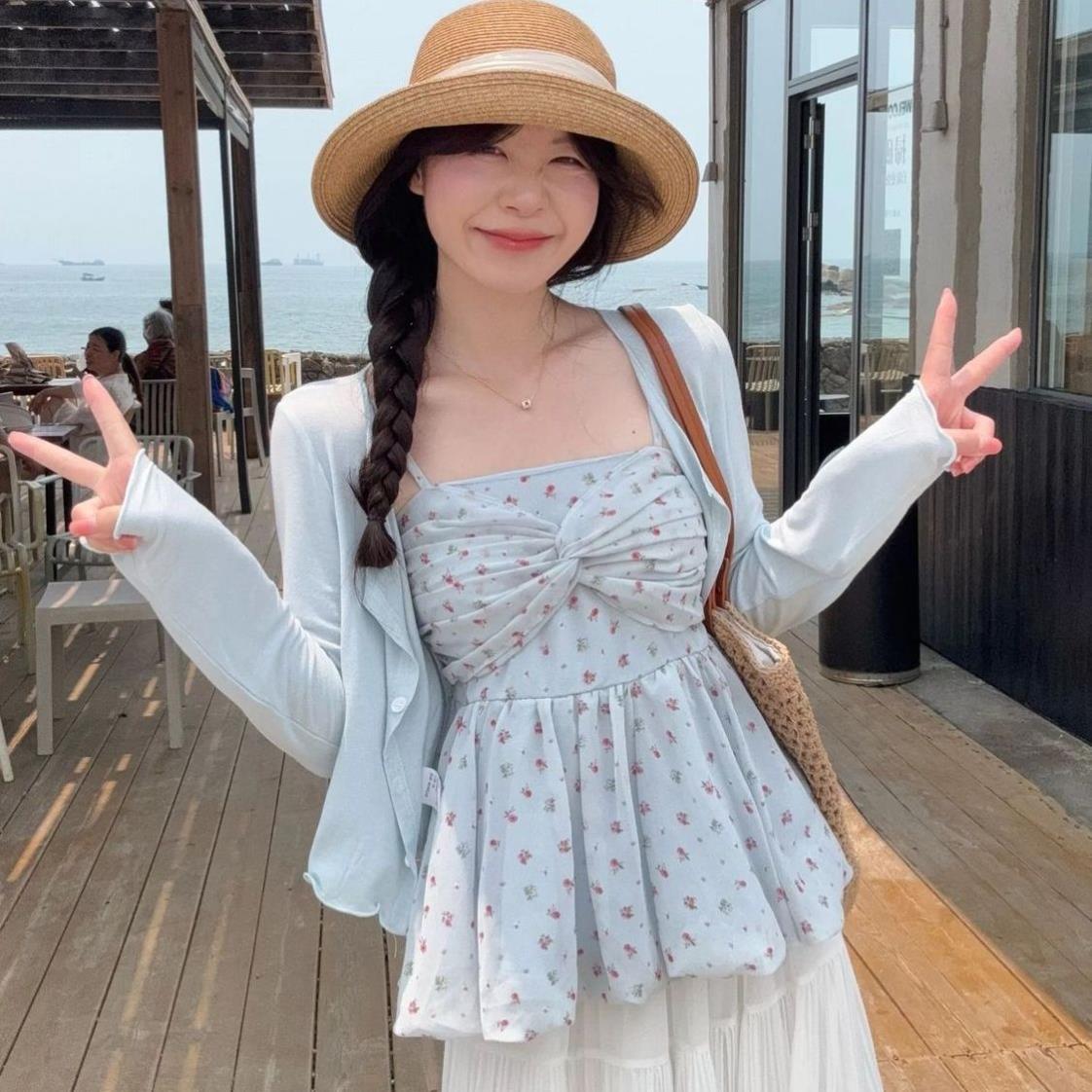 浅蓝色碎花吊带背心防晒外搭开衫女2026夏新款大码胖mm上衣两件套