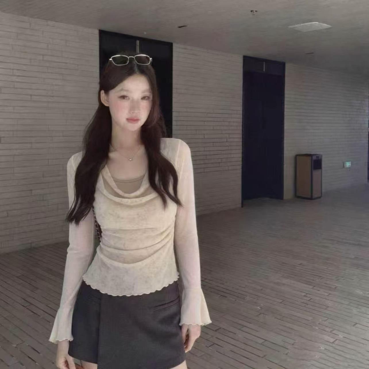 荡领网纱长袖T恤女早秋碎花微透修身显瘦喇叭袖纯欲风打底衫韩版