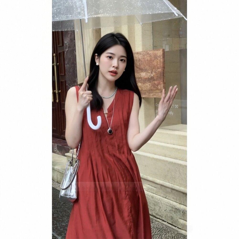 红色V领无袖背心连衣裙女2026新款夏季绝美巨好看海边度假长裙子