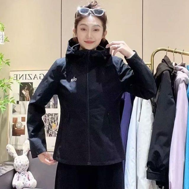 双层冲锋衣外套女短款春夏新款连帽休闲百搭小蛮腰防晒软壳上衣