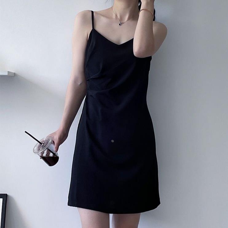 大码法式赫本风黑色连衣裙女夏季性感A字吊带裙气质胖MM显瘦裙子