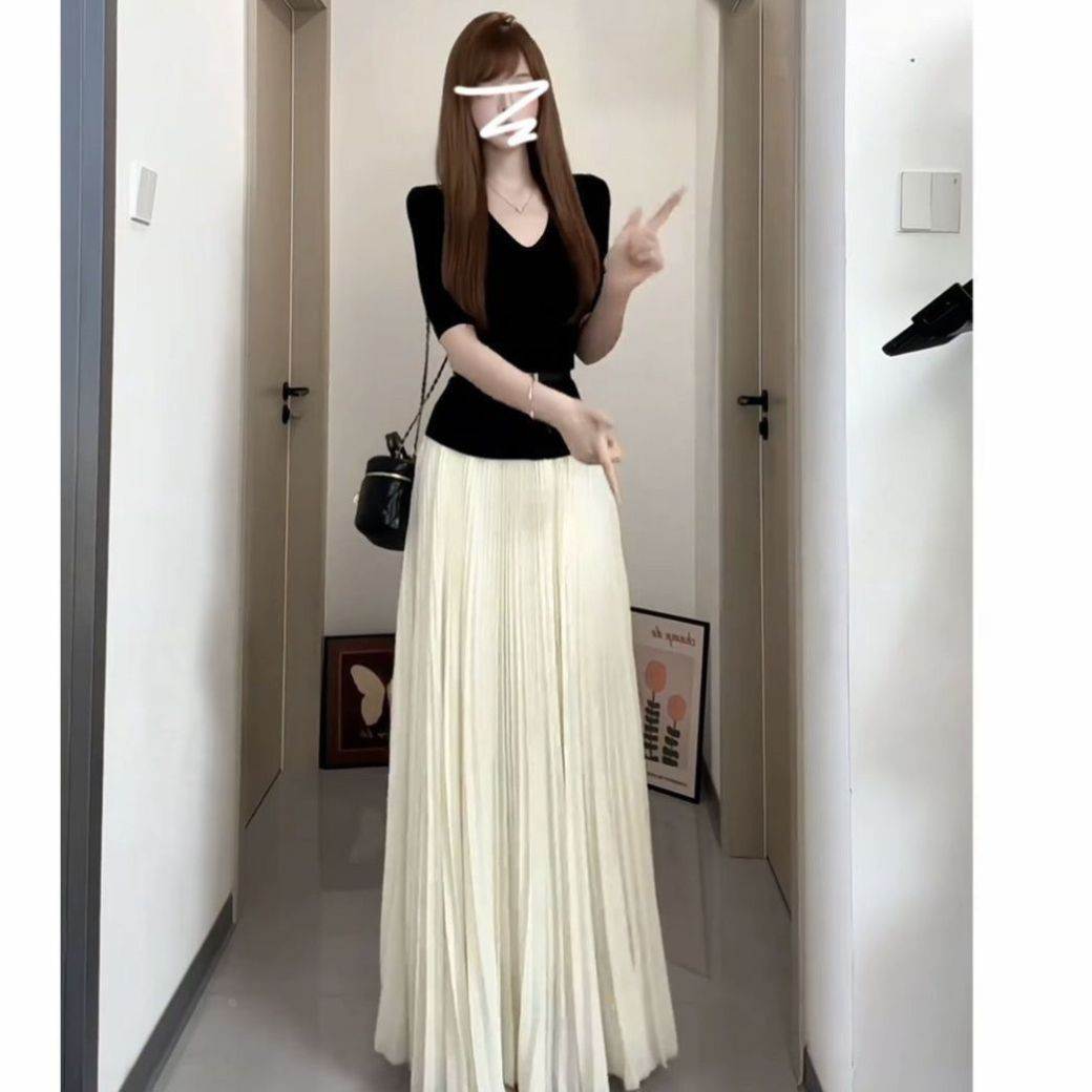 网红气质穿搭套装女2026夏季轻熟风V领针织上衣+风琴半身裙一整套