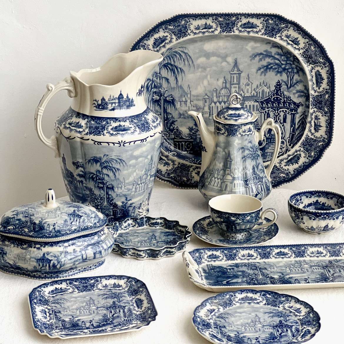 欧洲名画蓝色系列 釉中彩黑瓷蓝堡人物陶瓷盘咖咖杯茶杯茶壶 花瓶