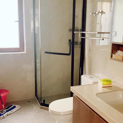 店寓宾NFR馆简淋浴房扇形玻璃门整体洗澡间黑框易隔断屏风酒浴公