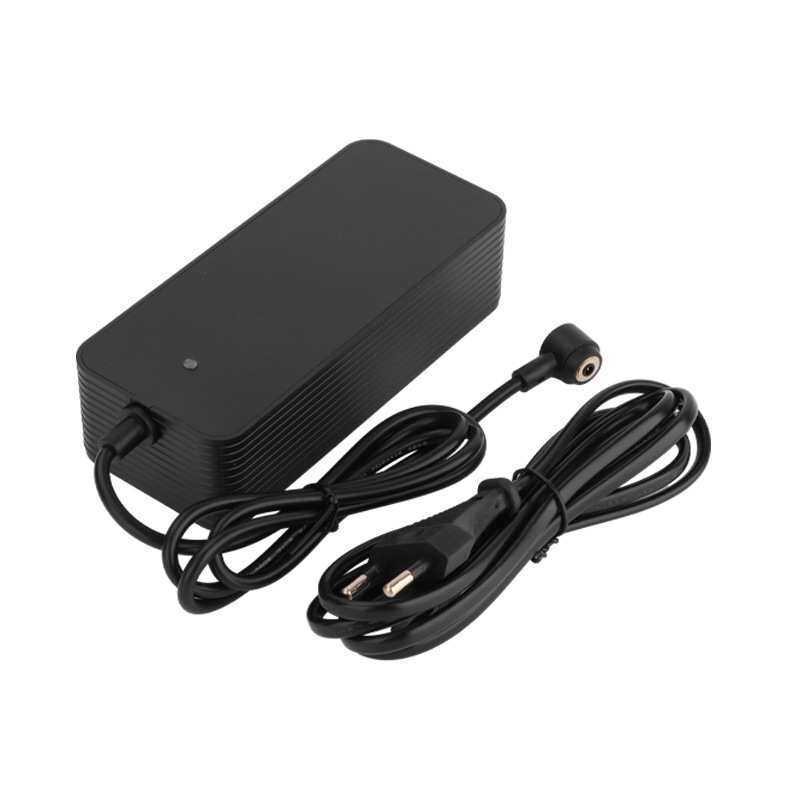 厂家直供MI4 PRO电动滑板车配件充电器 41V2A欧规充电器配件