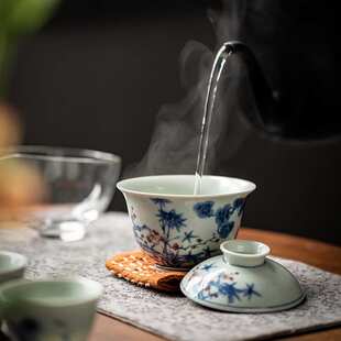 青花瓷岁寒三友盖碗单个茶杯手工陶瓷茶具高档复古二才泡茶碗带盖
