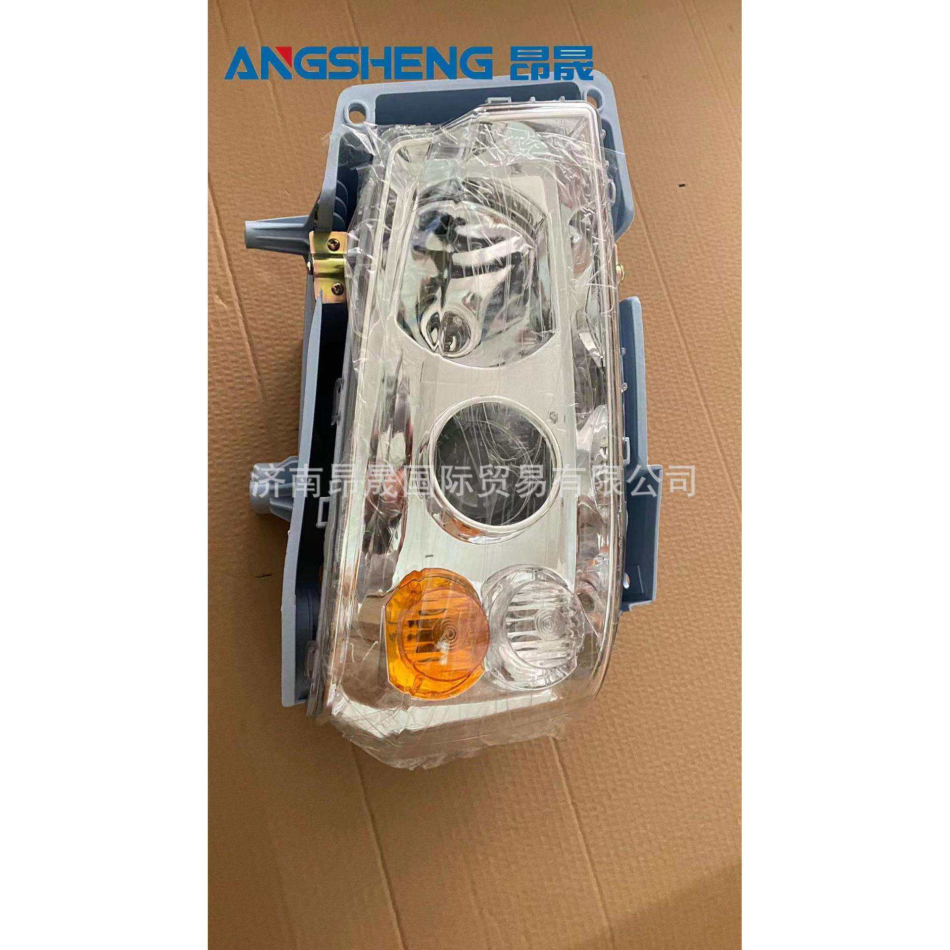 SINOTRUK重汽WG9716720002右置车右前照灯总成前