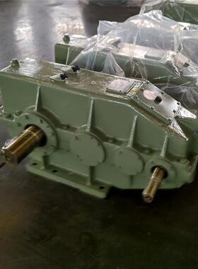 起重机减速机QJ236立式减速机器齿轮减速箱铸铁