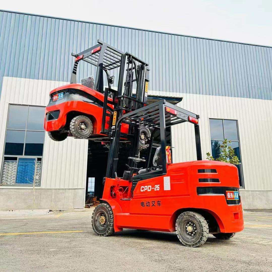 座驾式电动四轮叉车 全自动搬运装卸平衡车 小型液压升降搬运车