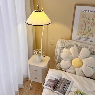 卧室奶油风落地灯氛围感装饰花朵客厅沙发旁床头柜台灯一体置物架