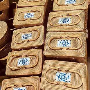 1054人收藏越南秋藤编织方形手提化装品防尘收纳箱复古藤编手Bnj