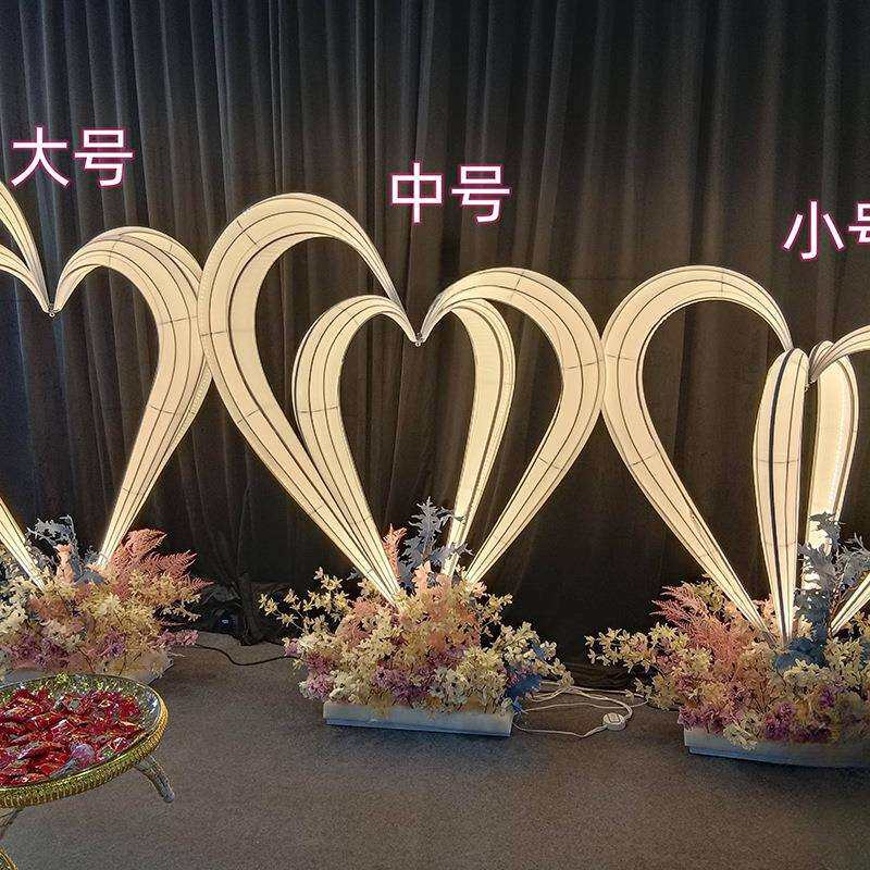 婚庆道具装饰摆件拍照打卡背景布置橱窗展示爱心心形摆件路引灯饰