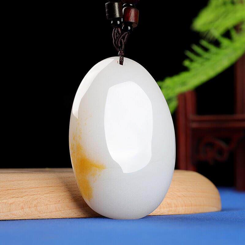 厂家阿富汗玉手把件男款白玉带皮原石随身把玩件椭圆形小摆件