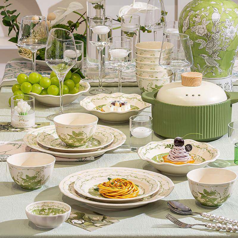 小清新家用碟套装绿色卉萌花趣陶瓷碗盘子汤碗全套礼品奶白春玲碗