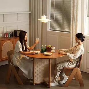北欧实木日式藤编圆桌餐桌餐桌椅家用民宿小户型简约餐厅桌子组合