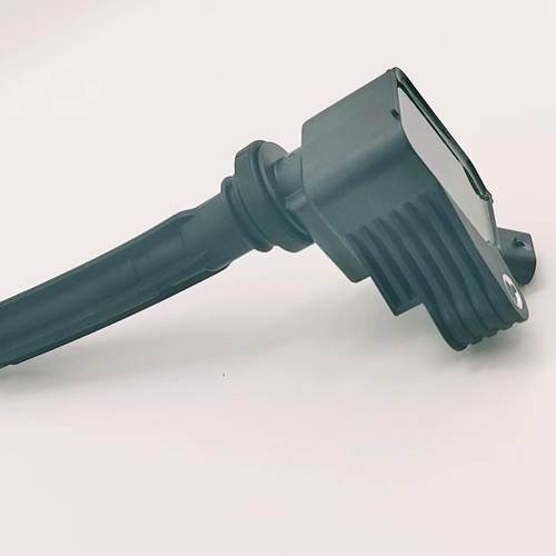 适用吉普自由光牧马人点火线圈高压包5005387968211953AAUF839