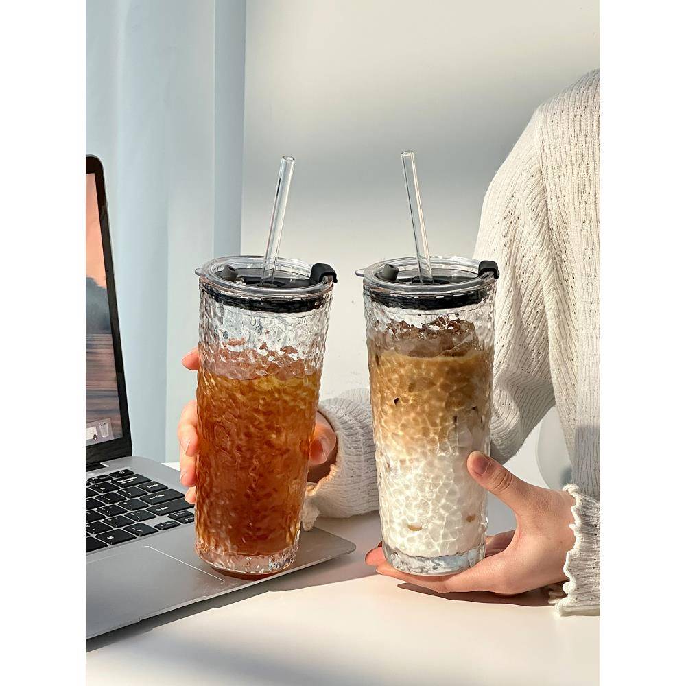 大容量带盖吸管杯办公室女水杯高颜值透明咖啡冰美式拿铁玻璃杯子